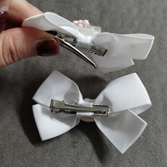 Hello Kitty Hair Bows - Picture 2 of 3